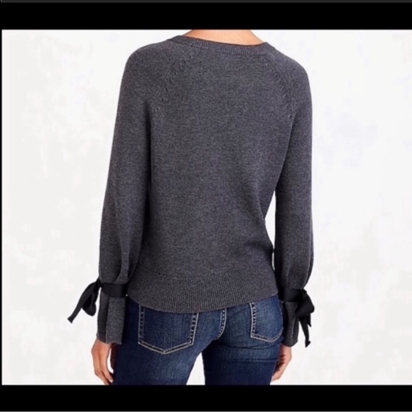 🆕 J. Crew Merino Wool Gray Bow Sleeve Sweater - Picture 2 of 6